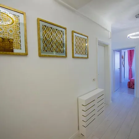 Summerland Luxury Velvet Front Sea View