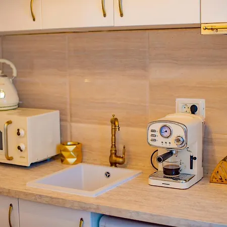 Apartment Summerland Luxury Velvet Front Sea View Mamaia