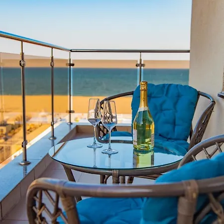 Summerland Luxury Velvet Front Sea View Mamaia