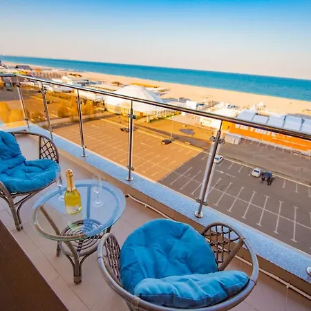 Summerland Luxury Velvet Front Sea View Mamaia