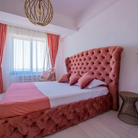 Summerland Luxury Velvet Front Sea View Apartment *