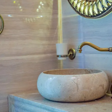 Apartment Summerland Luxury Velvet Front Sea View Mamaia