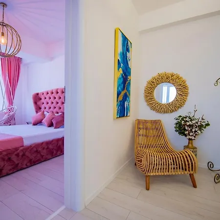 Summerland Luxury Velvet Front Sea View Apartment *