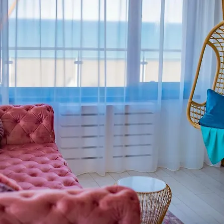 Summerland Luxury Velvet Front Sea View Apartment