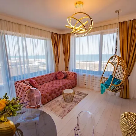 Summerland Luxury Velvet Front Sea View Apartment