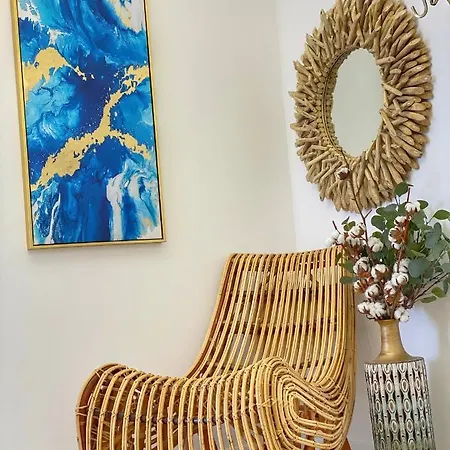 Summerland Luxury Velvet Front Sea View Apartment Mamaia