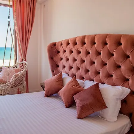 Apartment Summerland Luxury Velvet Front Sea View