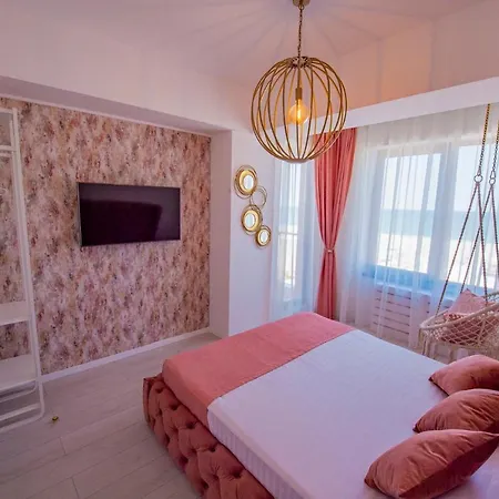 Apartment Summerland Luxury Velvet Front Sea View Mamaia