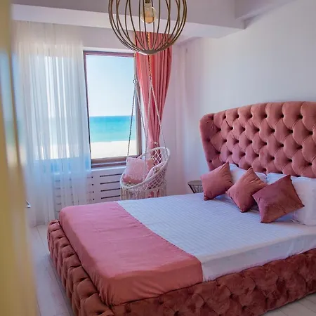 Summerland Luxury Velvet Front Sea View Apartment