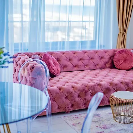 Summerland Luxury Velvet Front Sea View Apartment *