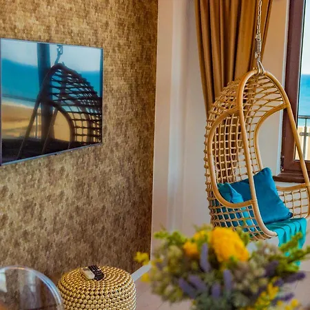 Summerland Luxury Velvet Front Sea View Apartment *