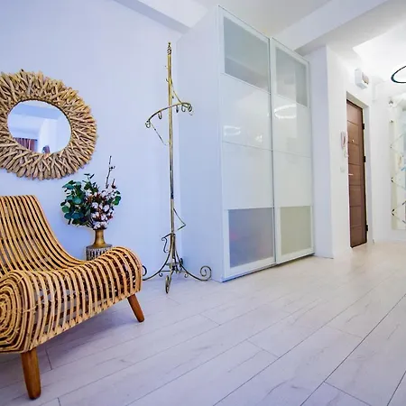 Summerland Luxury Velvet Front Sea View Mamaia