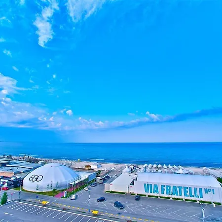 Apartment Summerland Luxury Velvet Front Sea View
