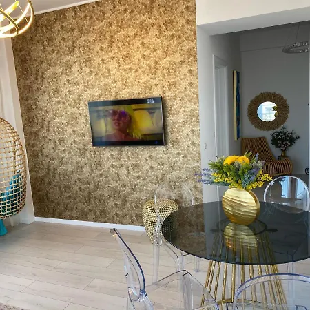 Apartment Summerland Luxury Velvet Front Sea View Mamaia
