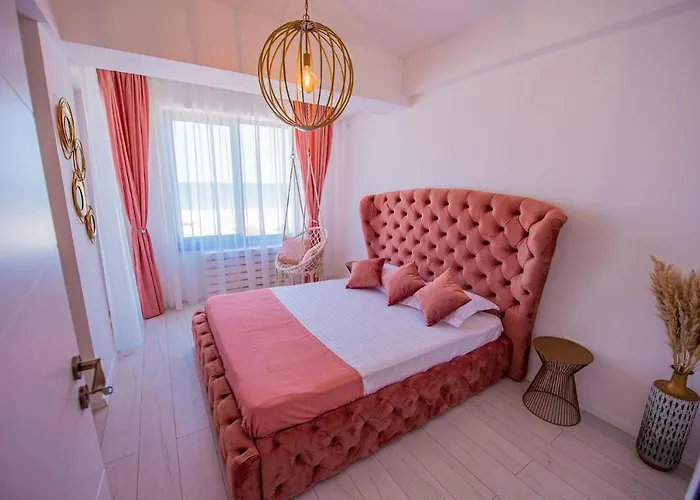 Apartment Summerland Luxury Velvet Front Sea View *