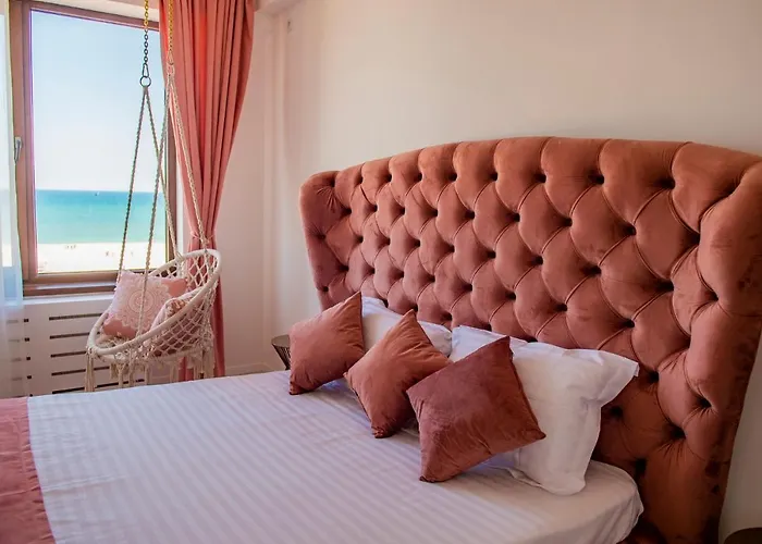 Apartment Summerland Luxury Velvet Front Sea View