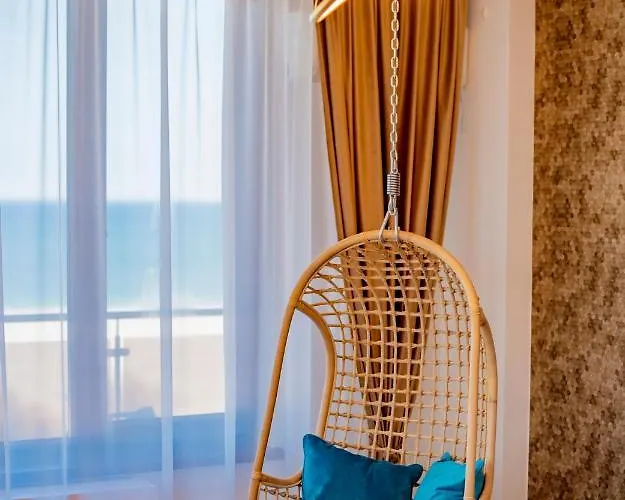 Summerland Luxury Velvet Front Sea View Apartment