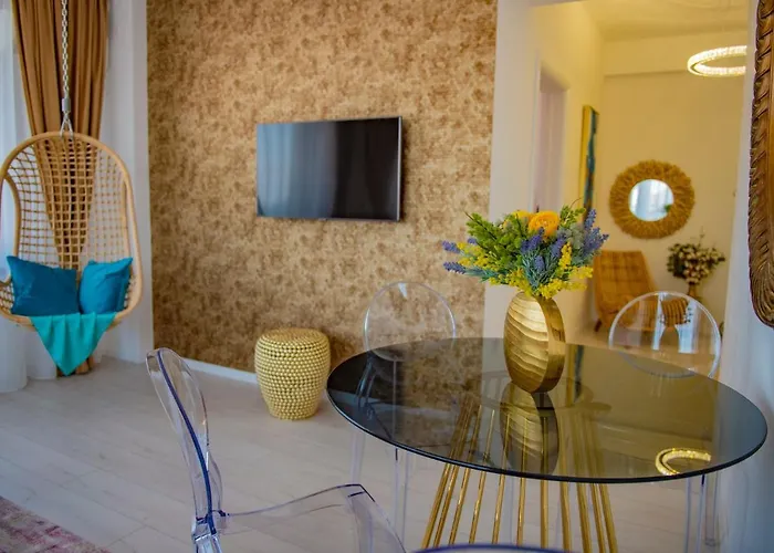 Apartment Summerland Luxury Velvet Front Sea View *