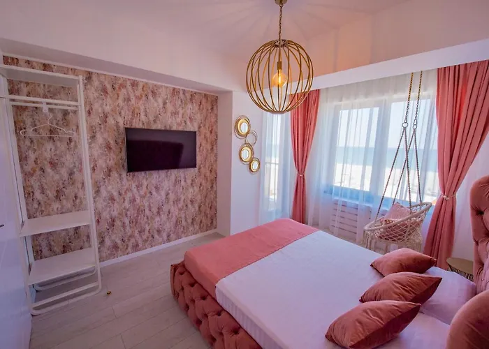 Apartment Summerland Luxury Velvet Front Sea View Mamaia