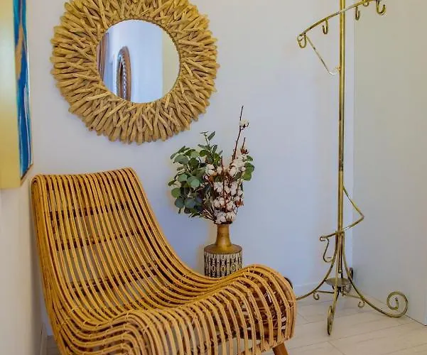 Apartment Summerland Luxury Velvet Front Sea View