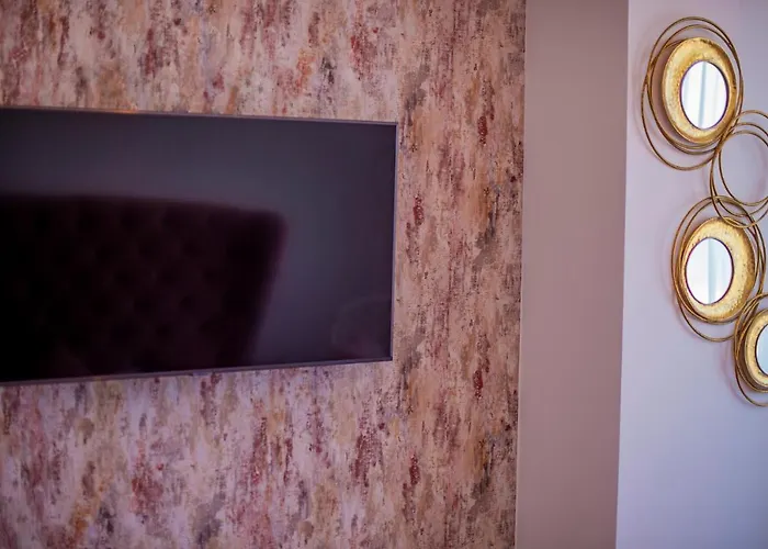 Summerland Luxury Velvet Front Sea View Apartment