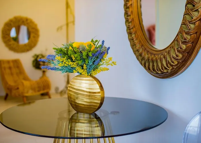 Apartment Summerland Luxury Velvet Front Sea View *