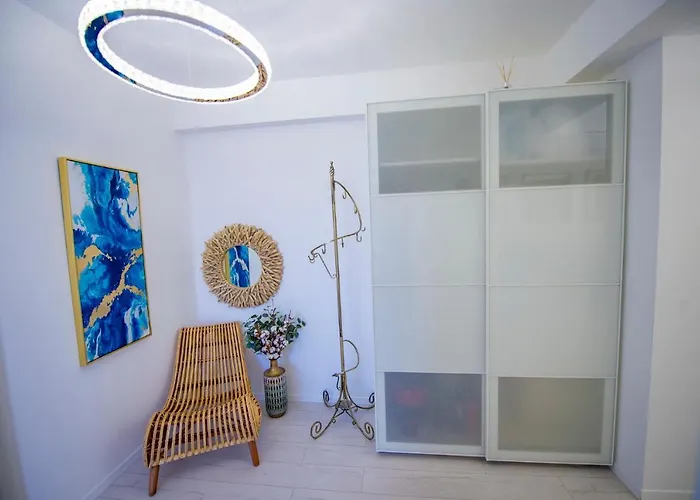 Apartment Summerland Luxury Velvet Front Sea View *