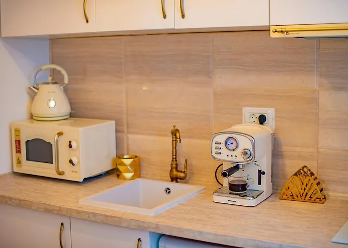 Apartment Summerland Luxury Velvet Front Sea View Mamaia