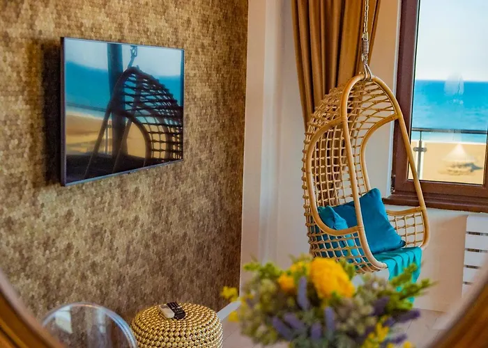 Summerland Luxury Velvet Front Sea View Apartment *