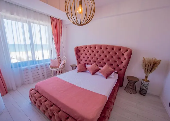 Apartment Summerland Luxury Velvet Front Sea View Mamaia
