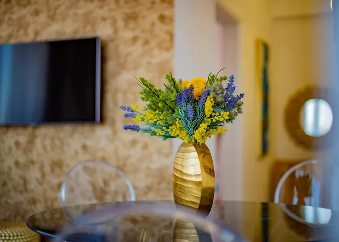 Apartment Summerland Luxury Velvet Front Sea View Mamaia