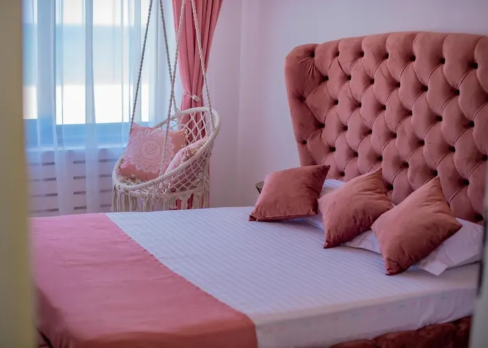 Summerland Luxury Velvet Front Sea View Apartment Mamaia