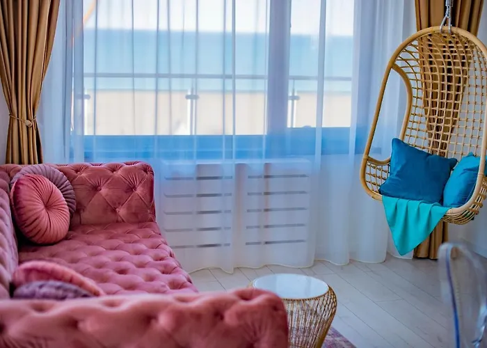 Summerland Luxury Velvet Front Sea View Apartment