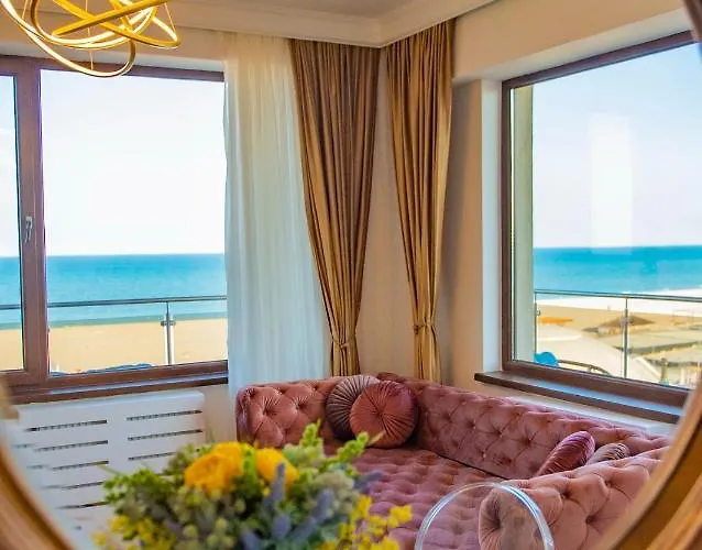 Apartment Summerland Luxury Velvet Front Sea View *