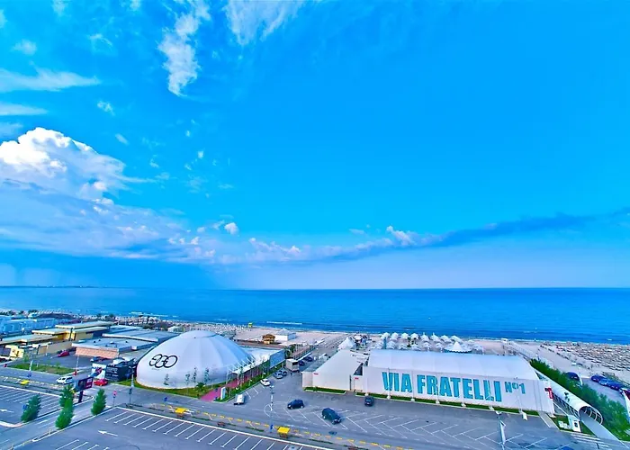 Apartment Summerland Luxury Velvet Front Sea View