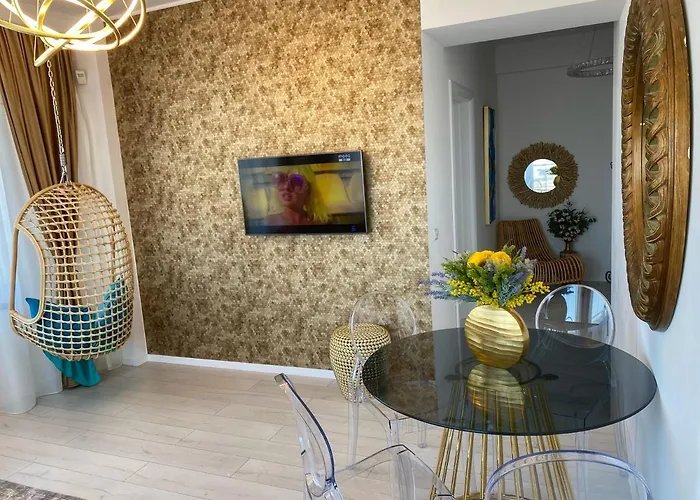 Apartment Summerland Luxury Velvet Front Sea View Mamaia