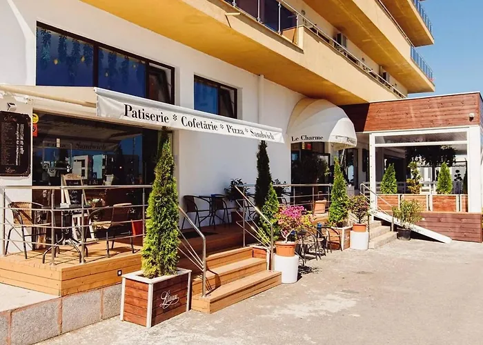 Apartment Summerland Luxury Velvet Front Sea View