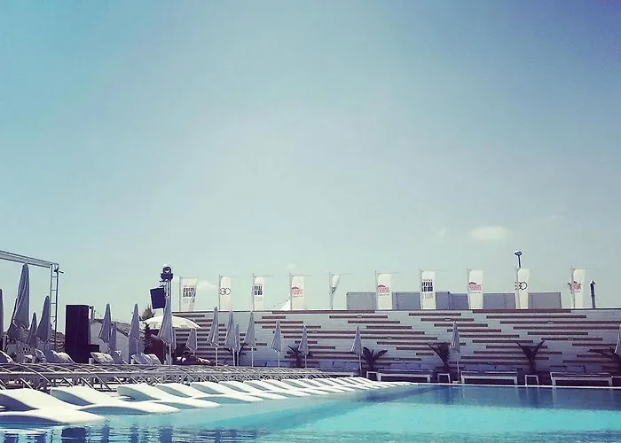 Apartment Summerland Luxury Velvet Front Sea View