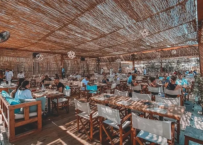 Summerland Luxury Velvet Front Sea View