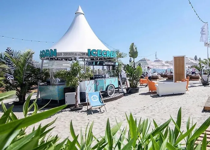 Apartment Summerland Luxury Velvet Front Sea View *